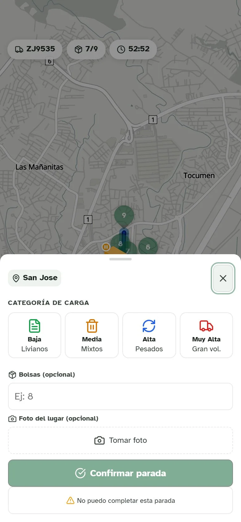 App del conductor registrando una parada: categoría de carga, bolsas, foto del lugar y Confirmar parada.